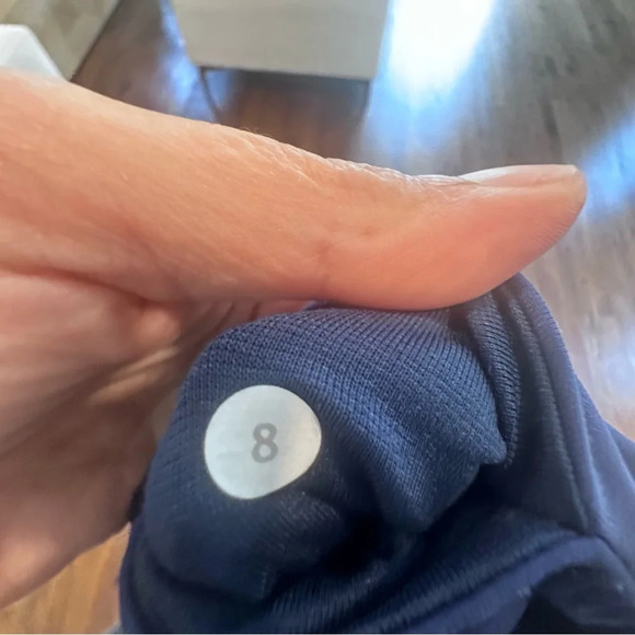 Lululemon Fast As Light Crop in Emperor Blue navy Size 8 Pristine Condition 1381 - Picture 7 of 7